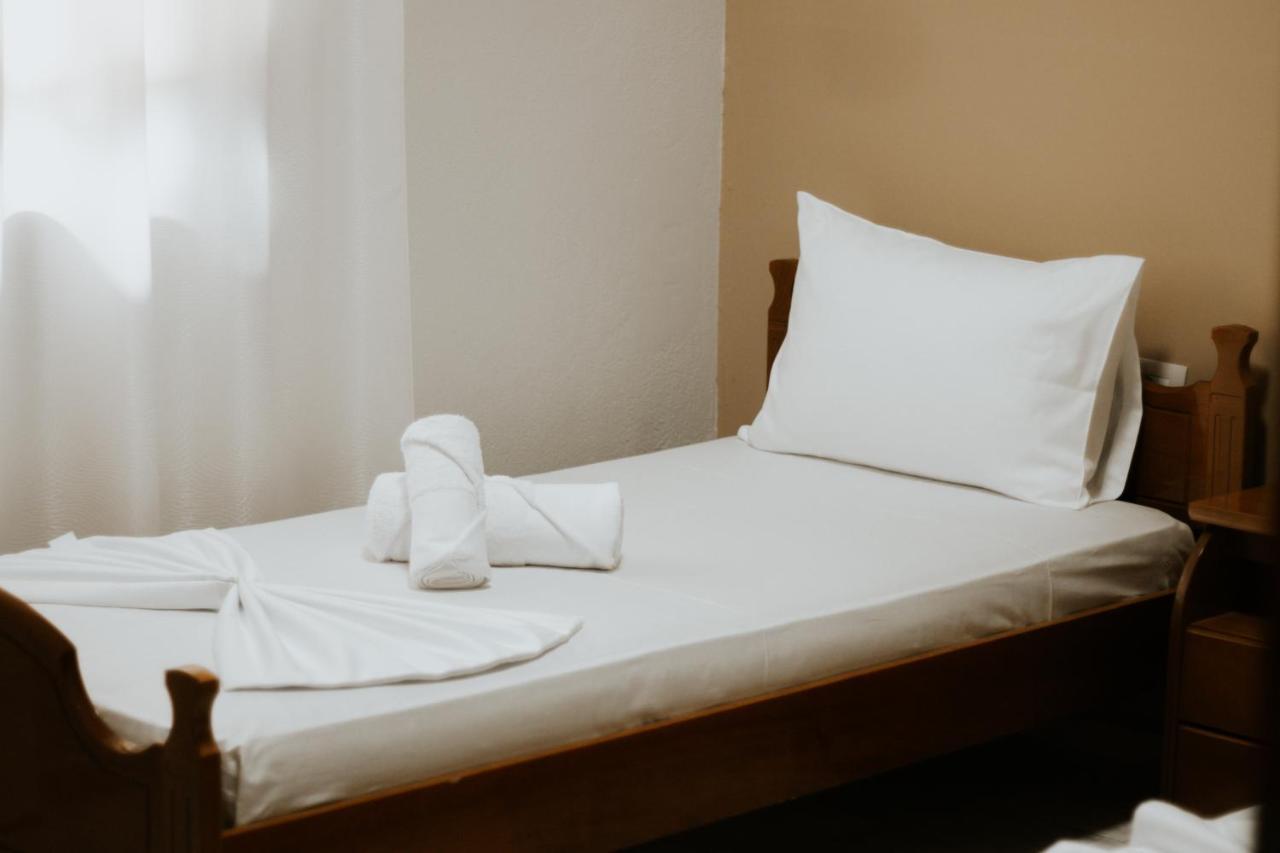 Hotel Lunxheria Gjirokaster Ngoại thất bức ảnh